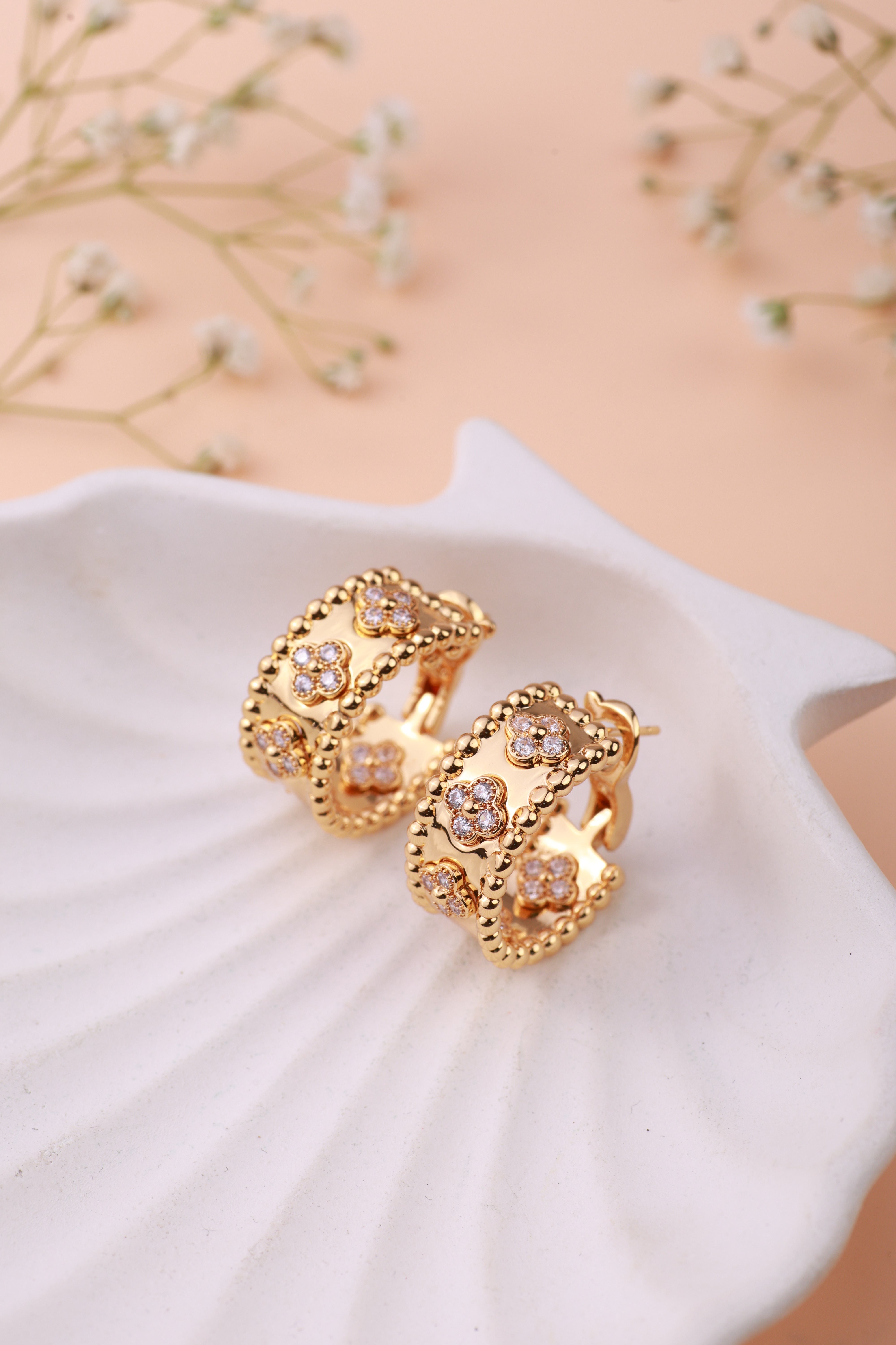 Golden Glow Van Chief Studs