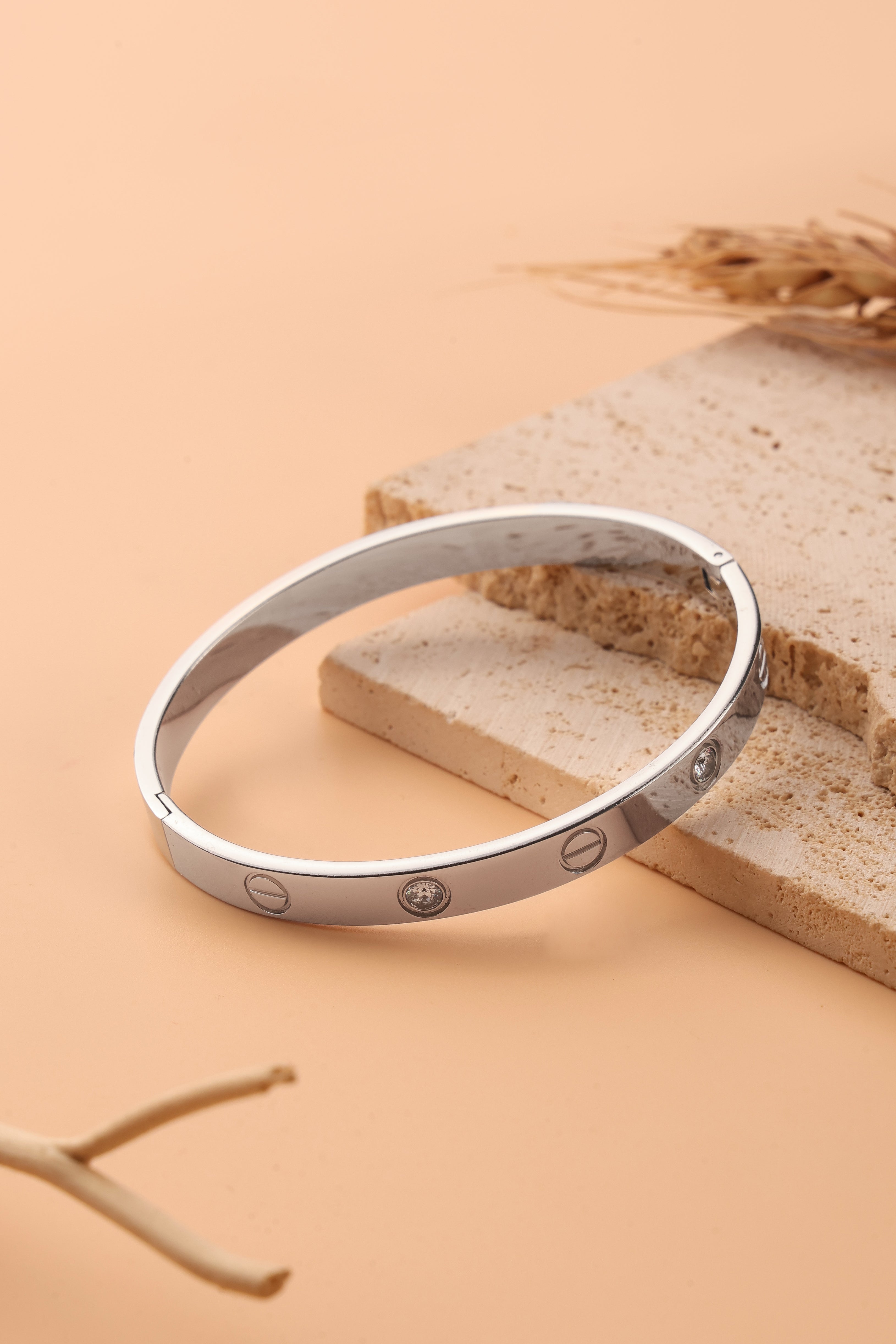 Royal Loop Bracelet