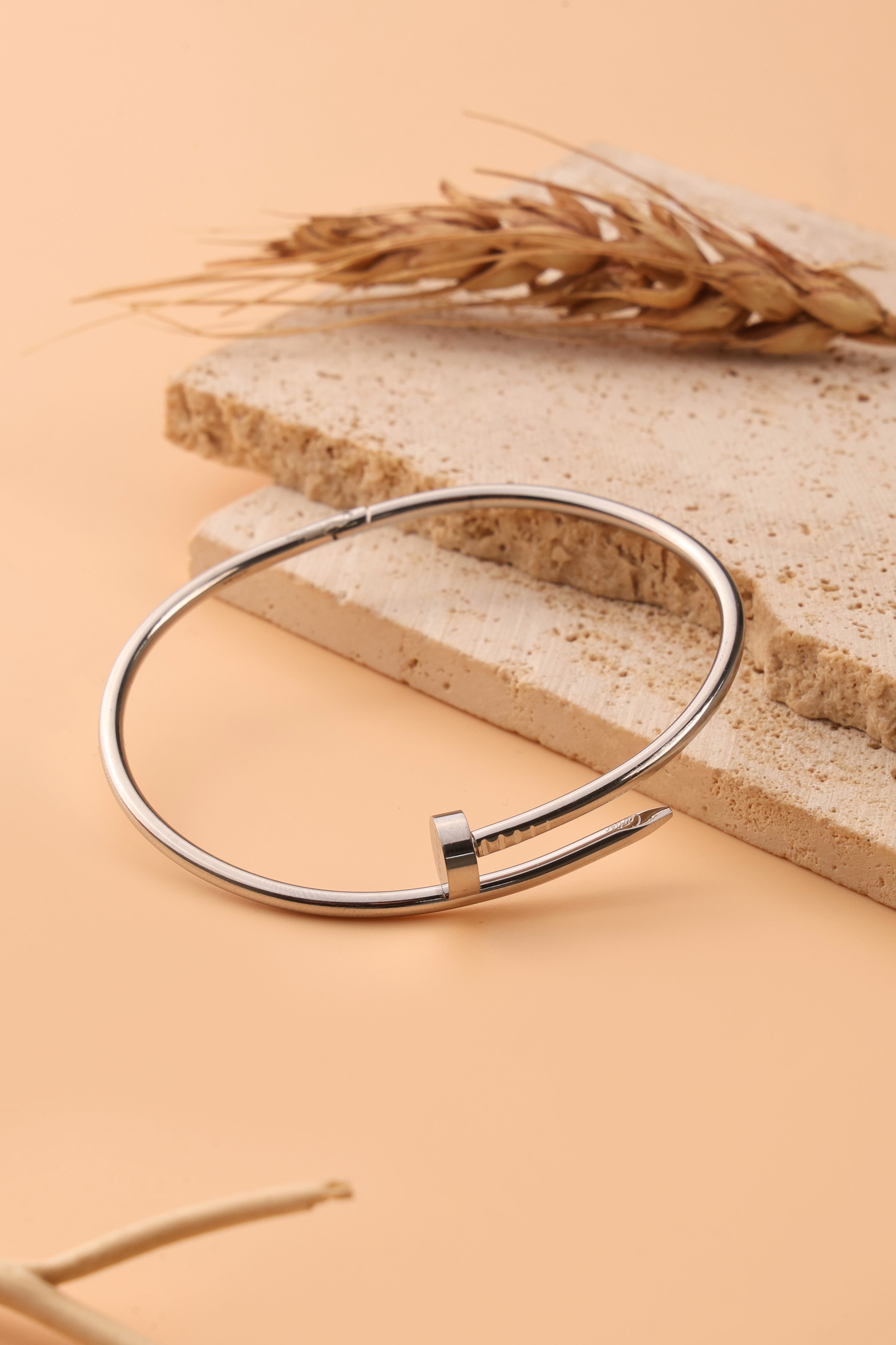 Dream Curve Bracelet