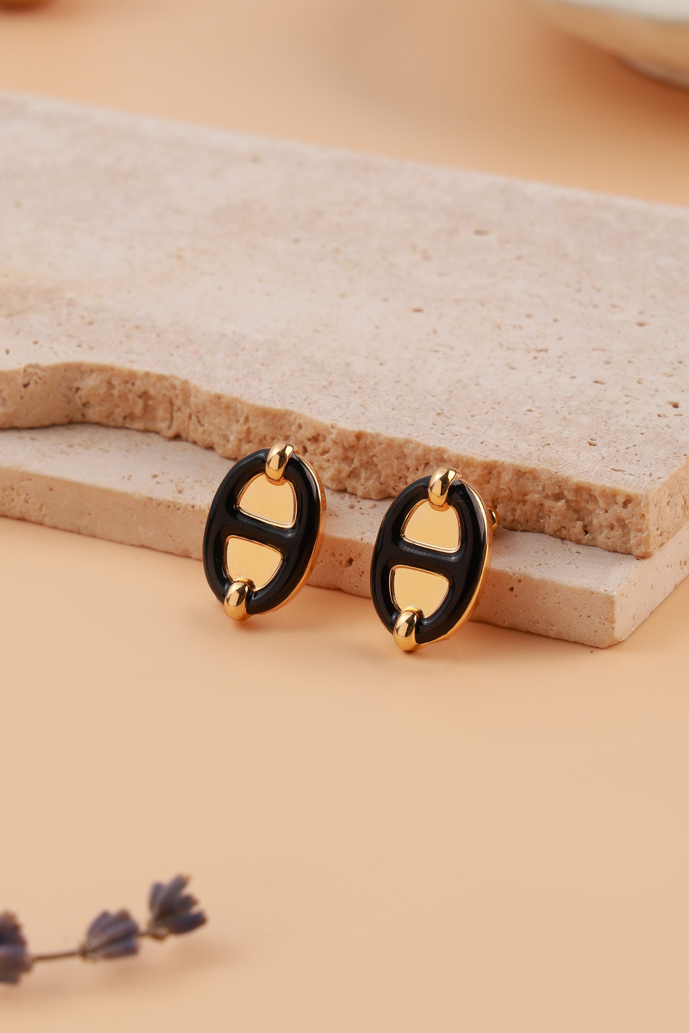 Noir Link Earrings