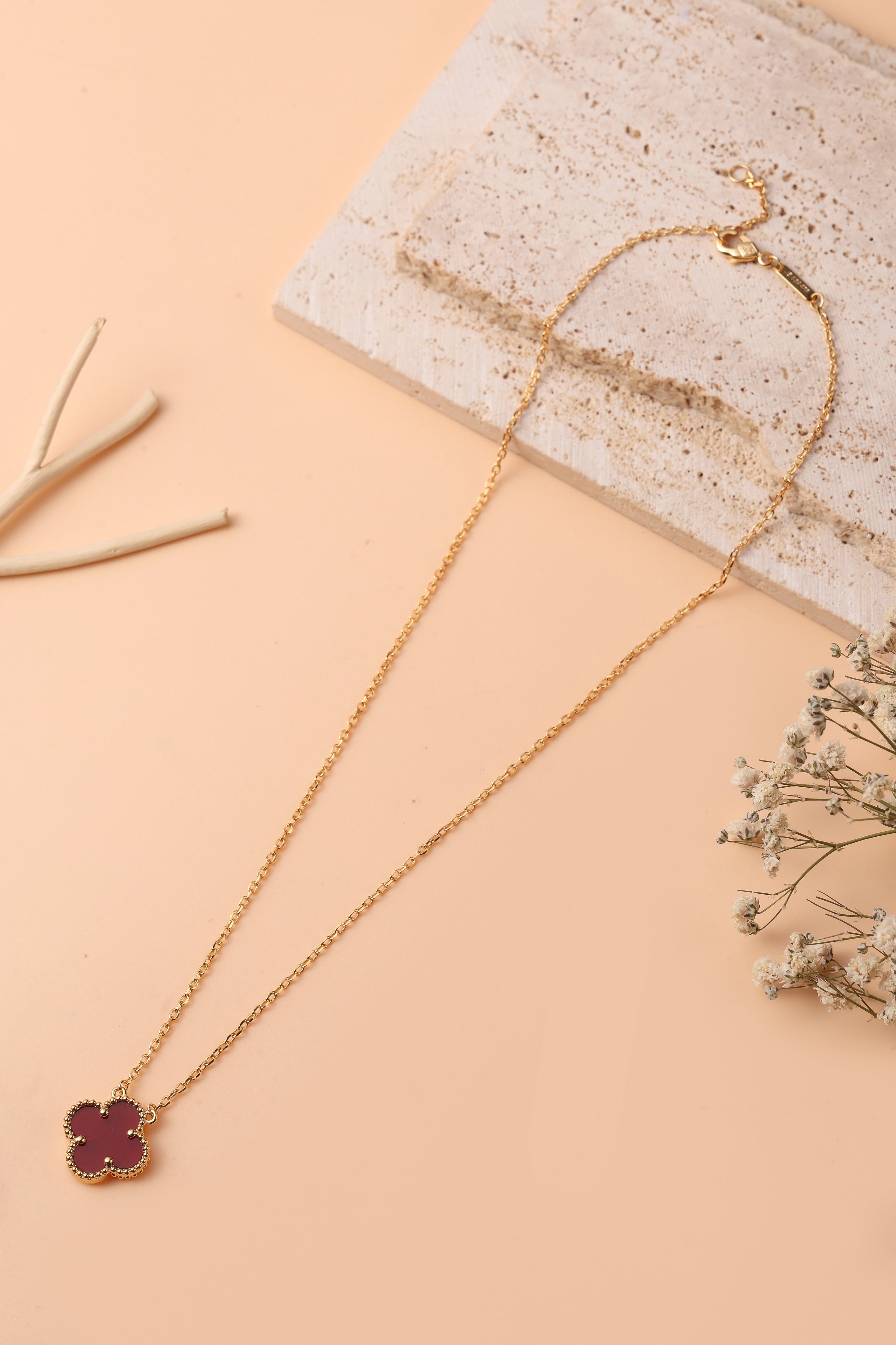 Red Gem Clover Neckchain