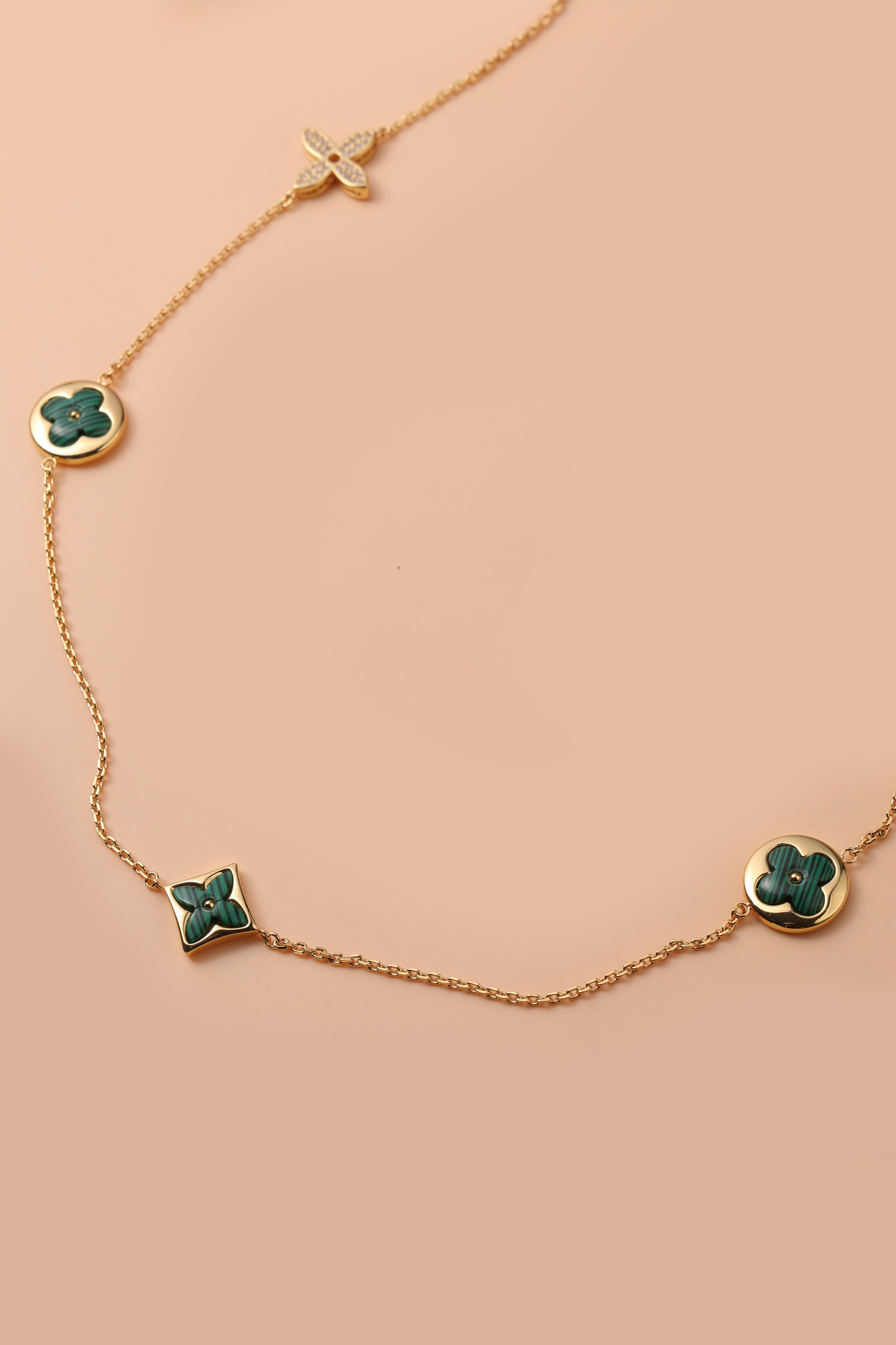 Soft Glow Neckchain