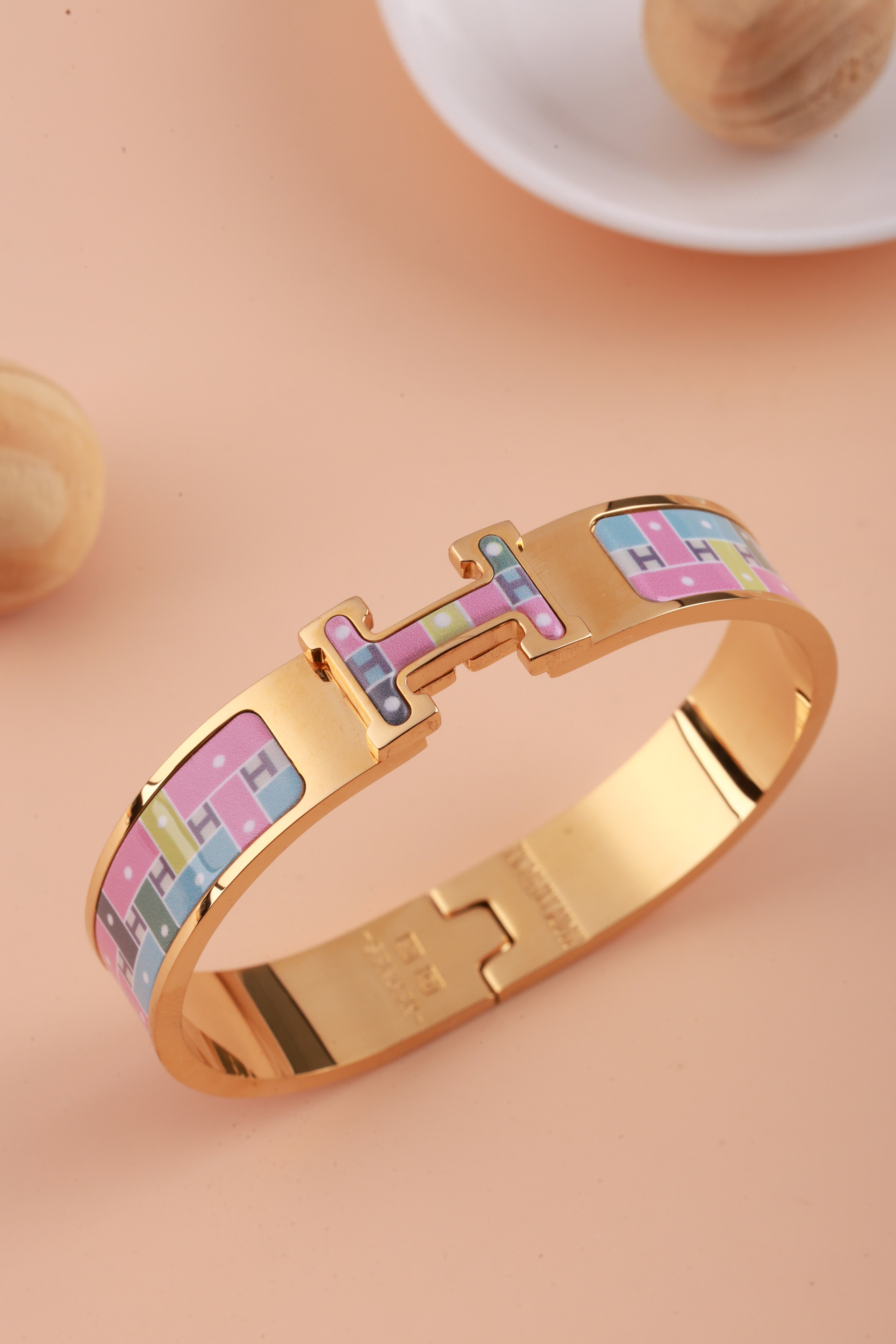 Light Pink Royal Maze Hermie Bracelet