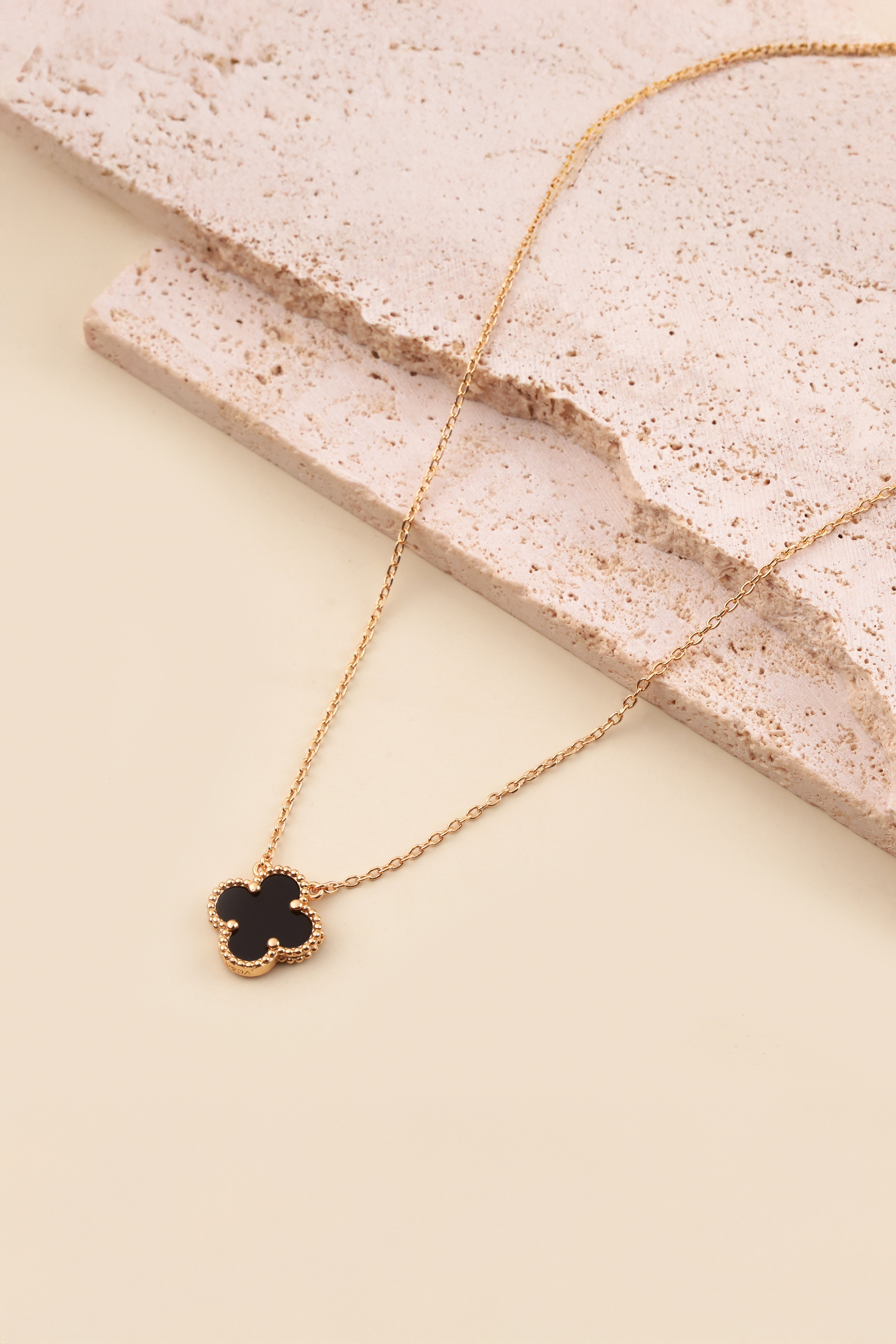 Black Gem Clover Van Chief Neckchain