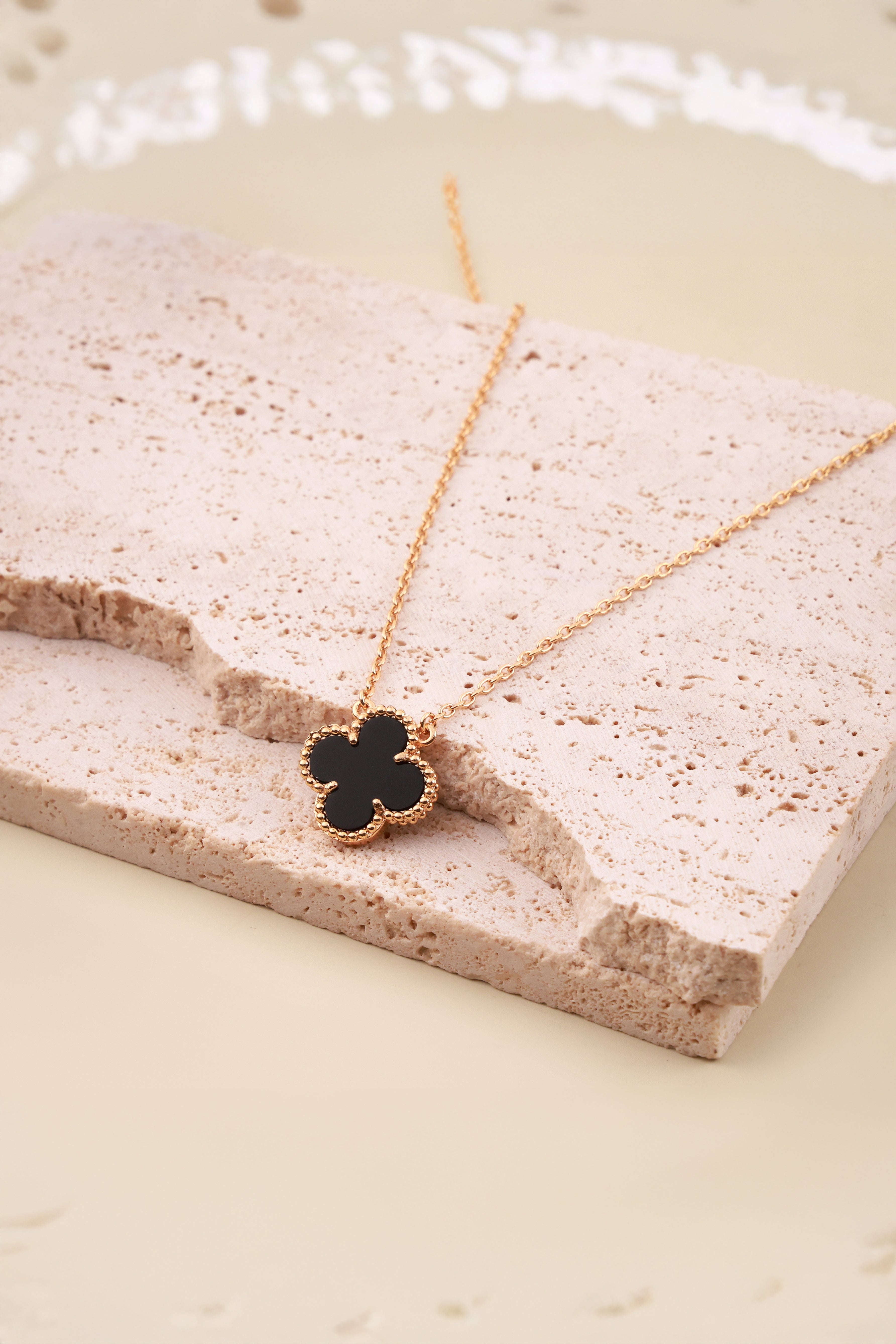 Black Gem Clover Van Chief Neckchain