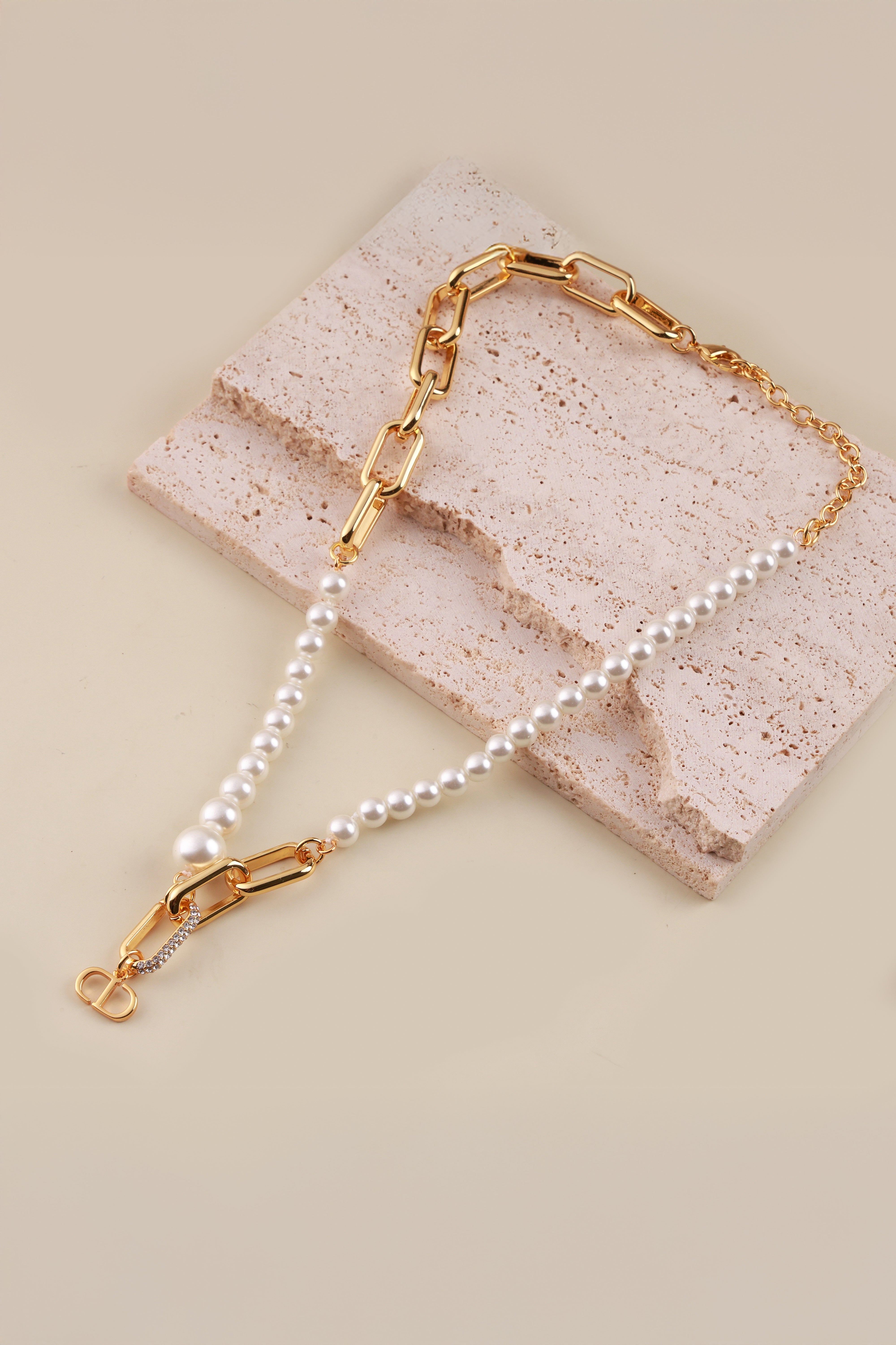 Moon Gold Diot Neckchain