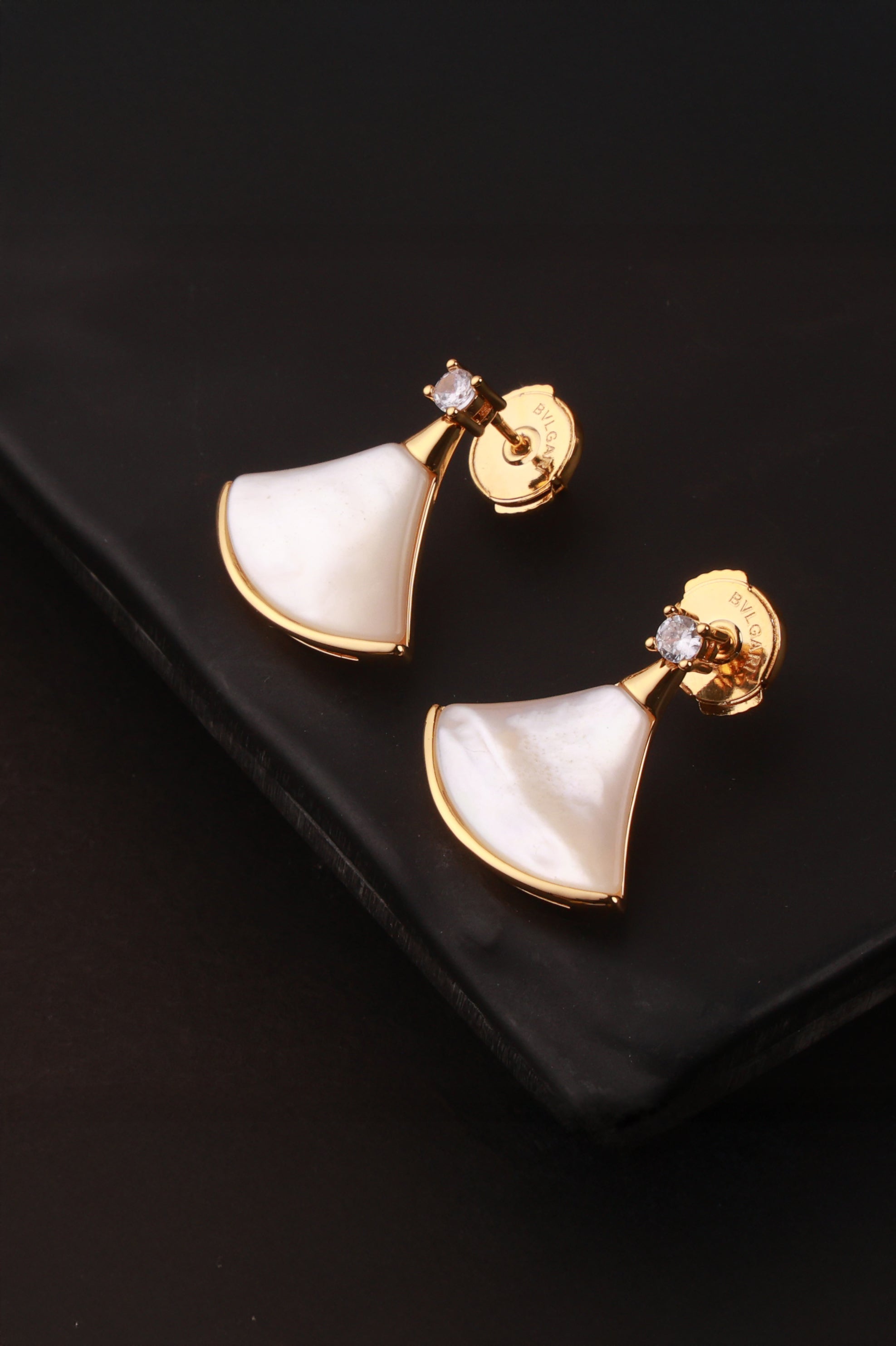 Alaria Beige Bulgaree Earrings