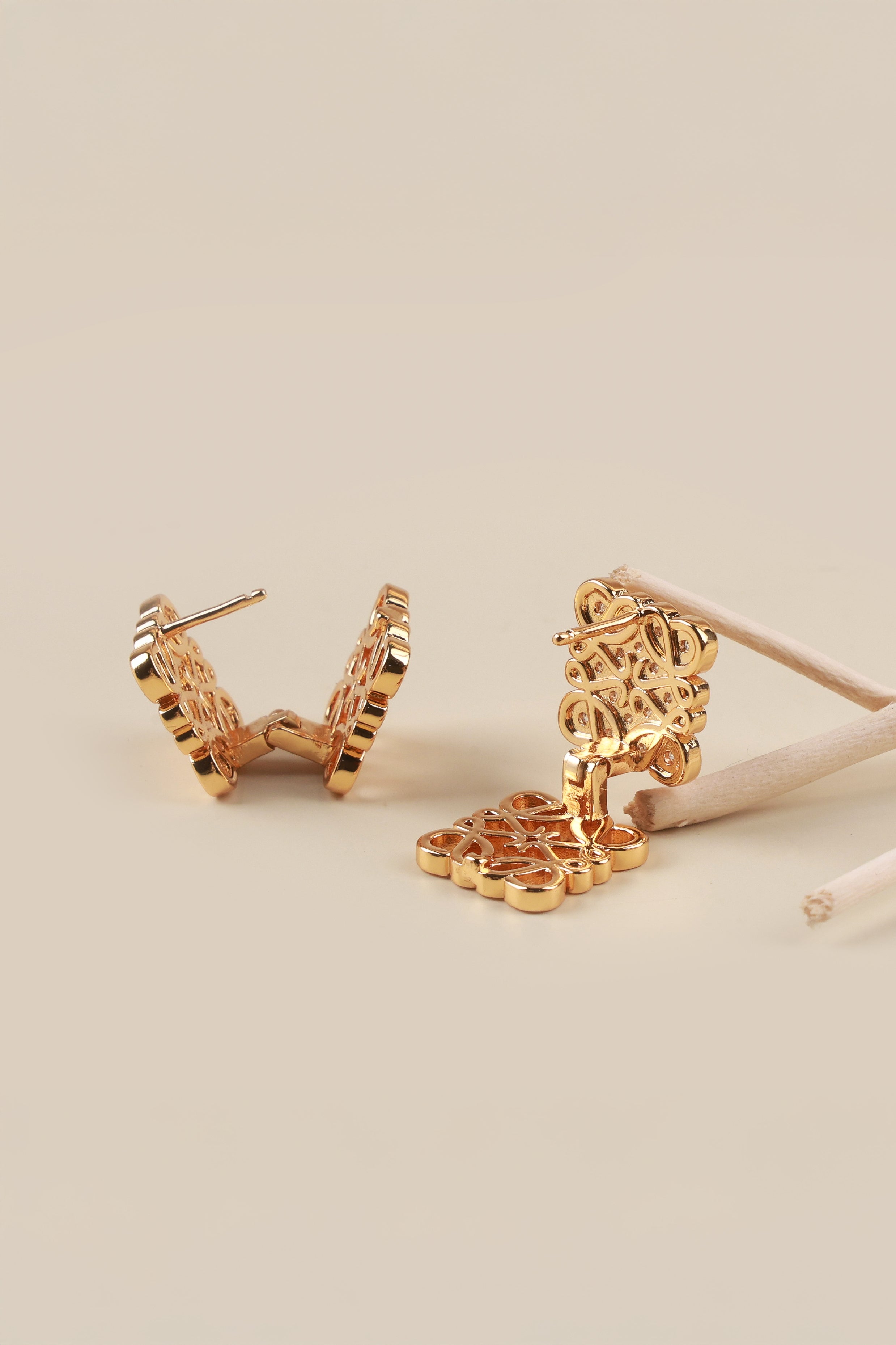 Anagram Golden Lowe Earrings