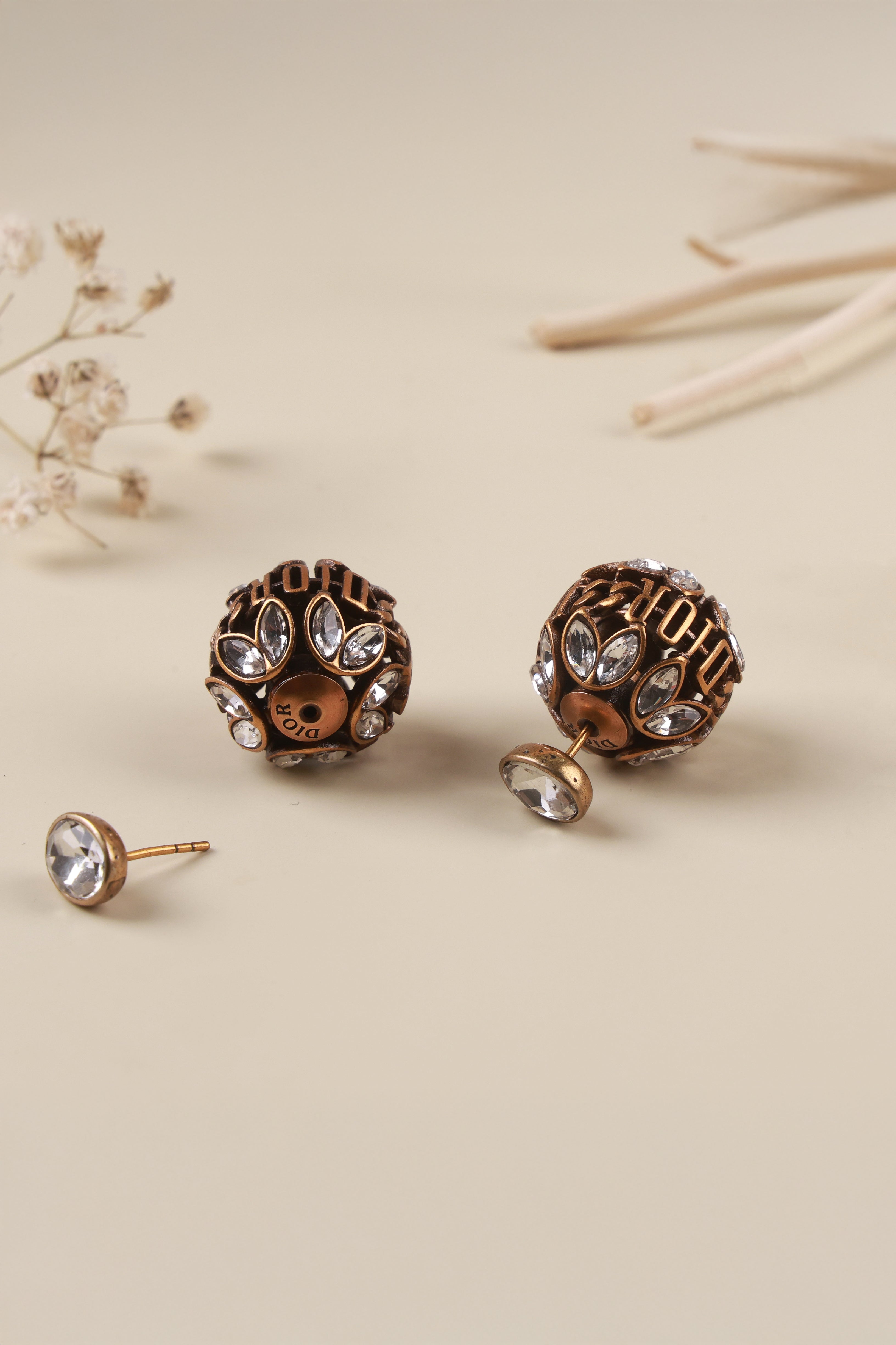 Crystalline Spark Diot Studs