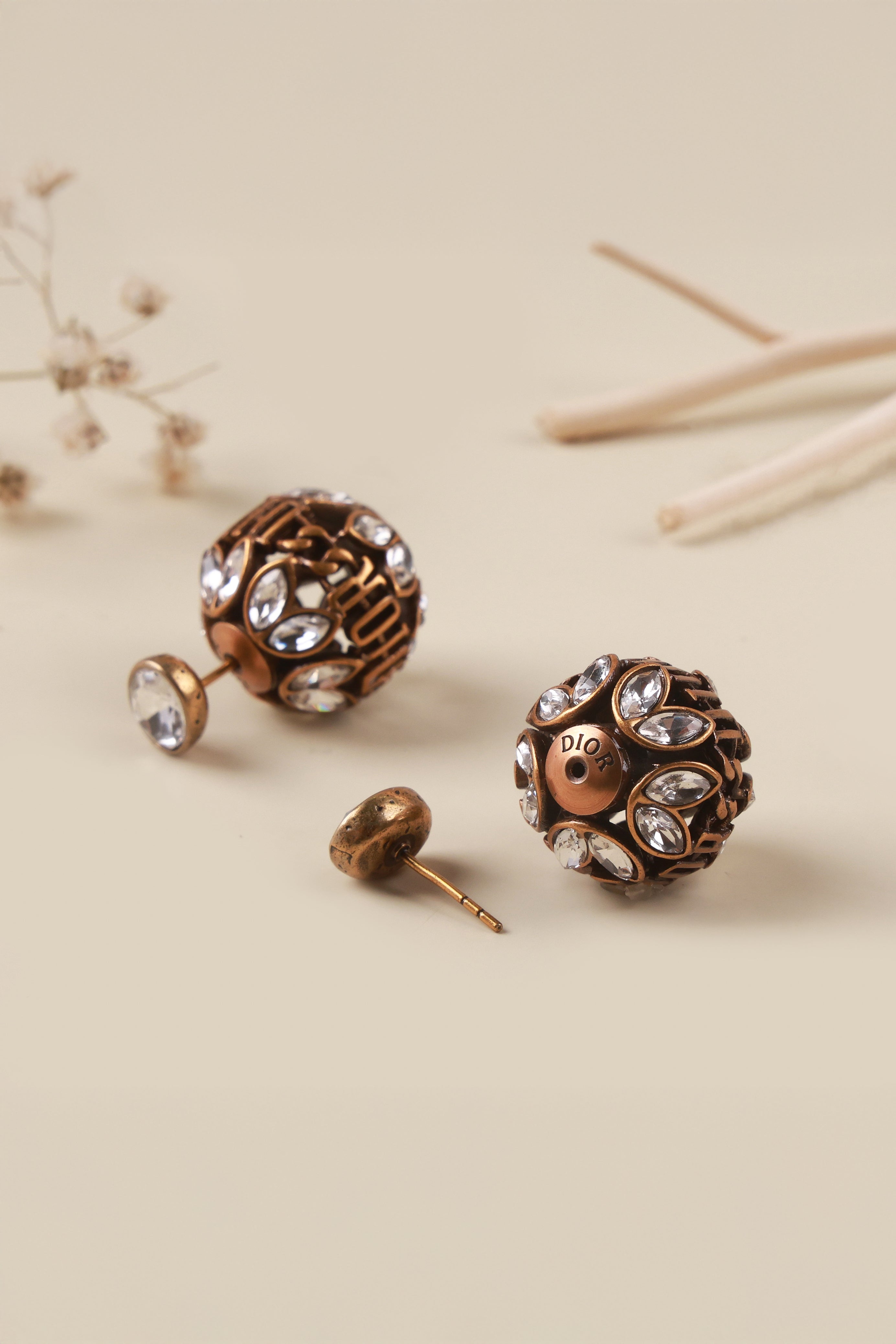Crystalline Spark Diot Studs