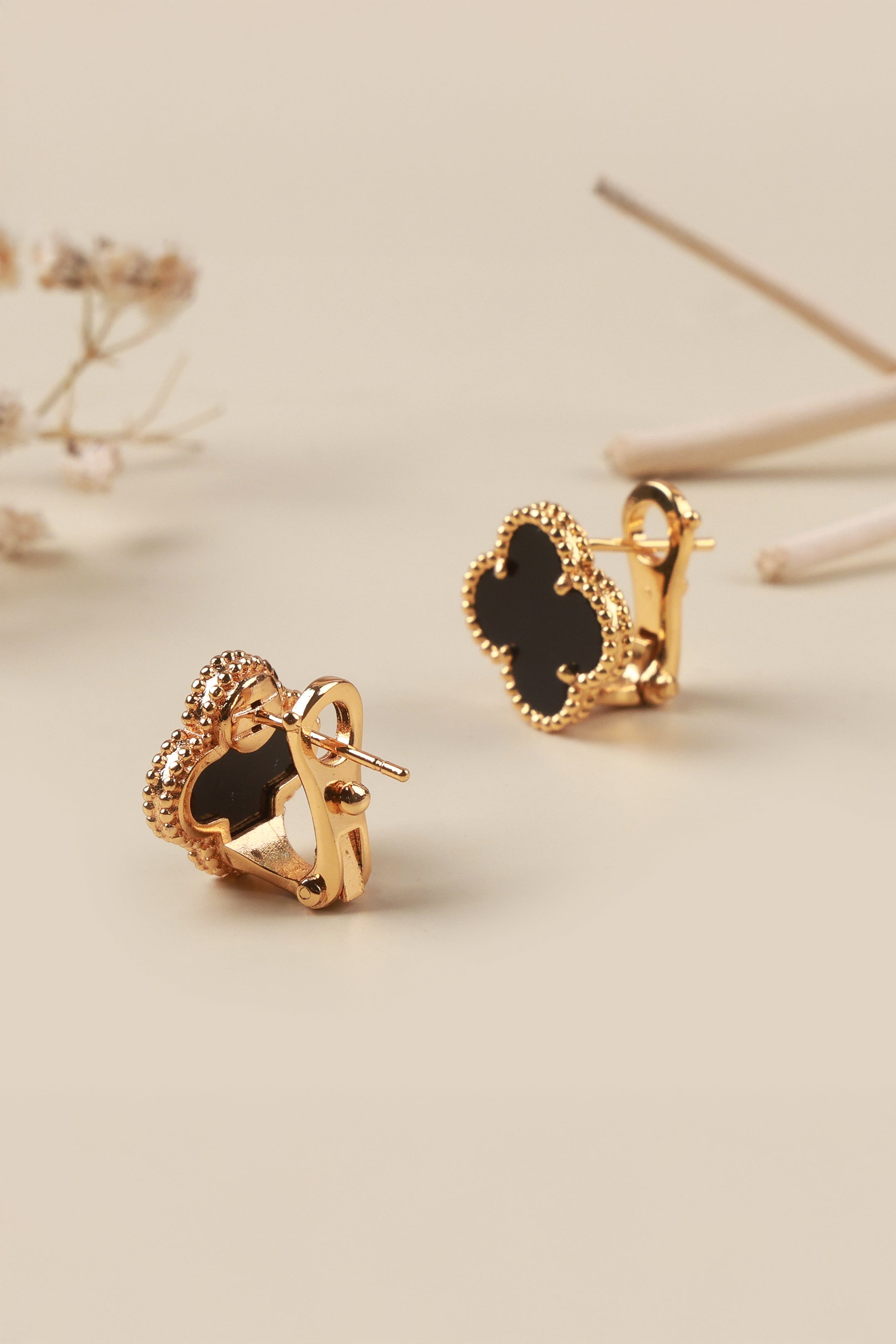 Black Petal Charms Omega Clip Van Chief Studs