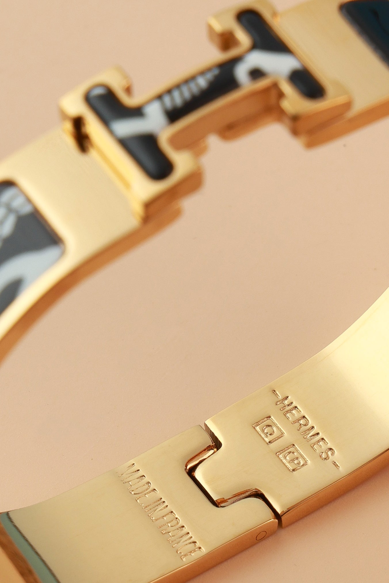 Aurora Reflection Bracelet